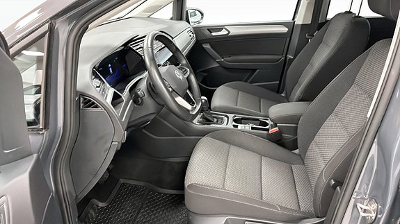 Volkswagen Touran 8 of 13