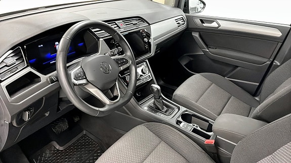 Volkswagen Touran 7 of 13