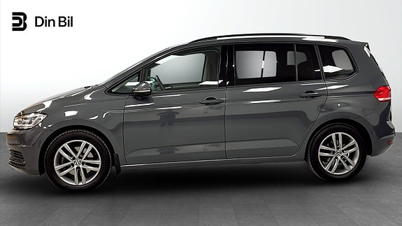 Volkswagen Touran 2 of 13