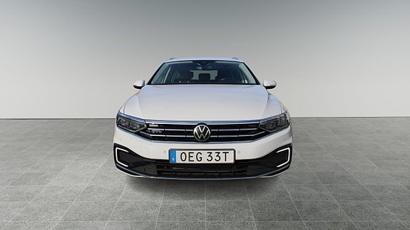 Volkswagen Passat 3 of 13