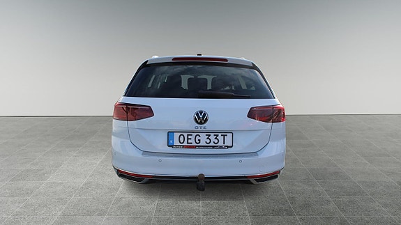 Volkswagen Passat 5 of 13