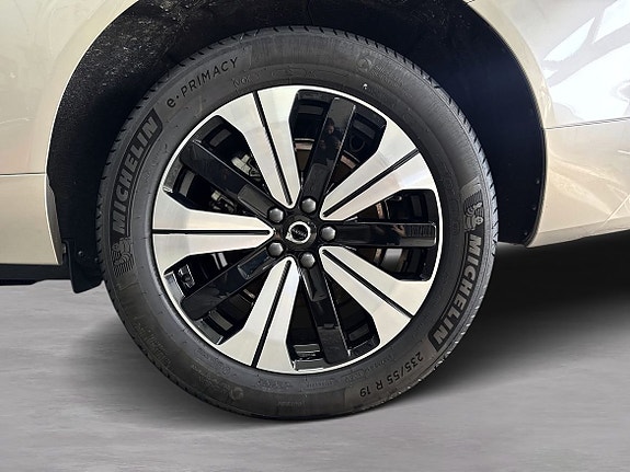 Volvo XC60 9 of 19