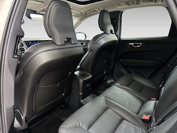 Volvo XC60 13 of 19