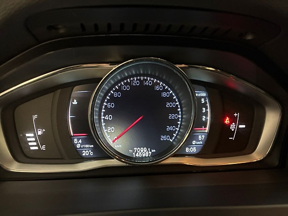Volvo V60 Cross Country 9 of 12