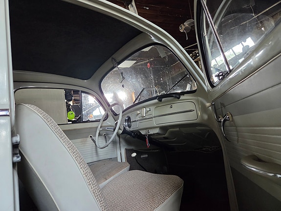 Volkswagen 1200 2 of 5