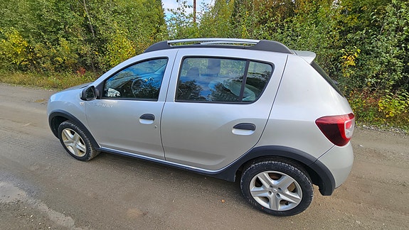 Dacia Sandero Stepway 4 of 6