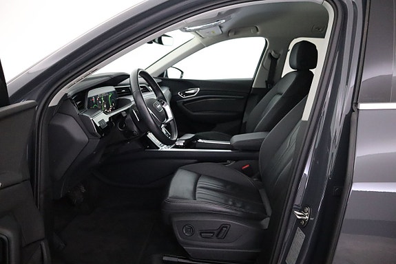 Audi Q8 11 of 25