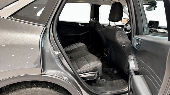 Ford Kuga 5 of 9