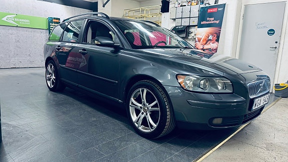 Volvo V50 3 of 19