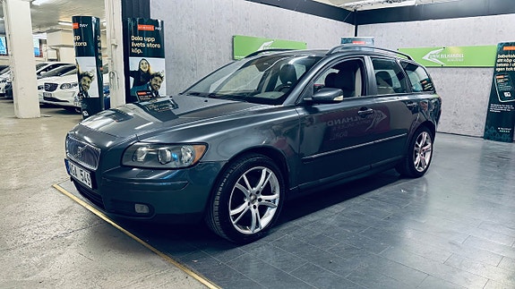 Volvo V50 2 of 19