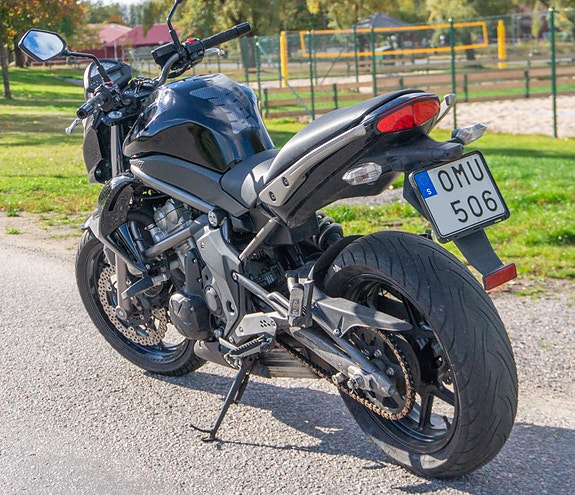 Kawasaki Ninja ER-6 2 of 3