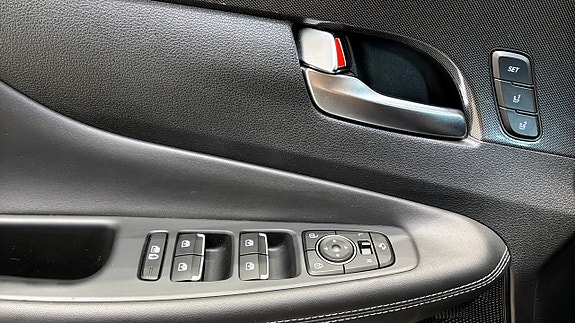 Hyundai Santa Fe 13 of 24