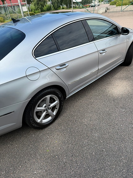 Volkswagen Passat CC 4 of 10