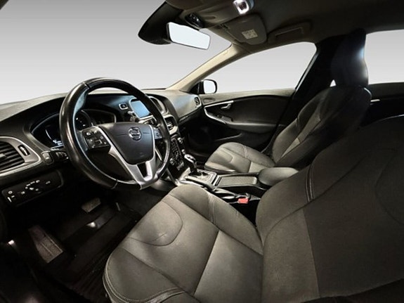 Volvo V40 Cross Country 10 of 20