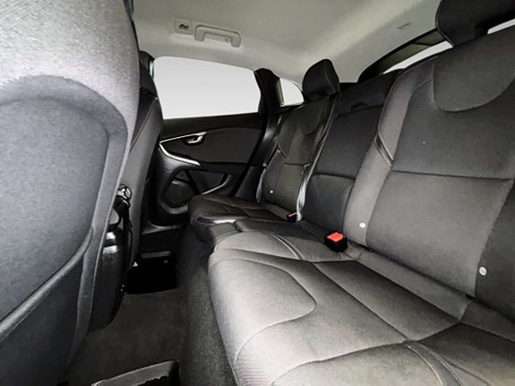 Volvo V40 Cross Country 11 of 20