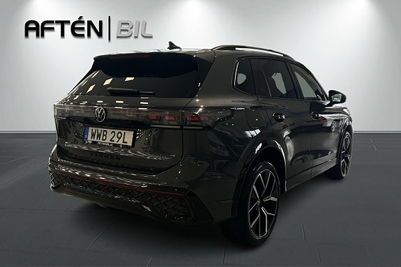 Volkswagen Tiguan 10 of 30