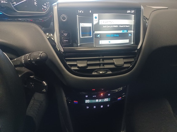 Peugeot 208 16 of 17