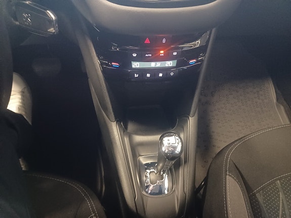 Peugeot 208 17 of 17