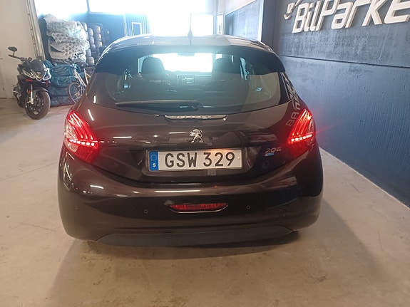 Peugeot 208 7 of 17