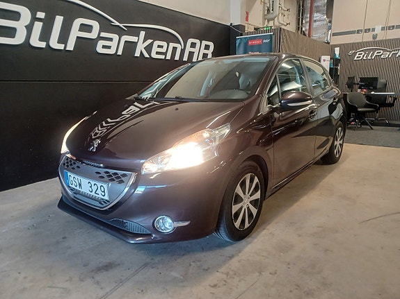 Peugeot 208 2 of 17