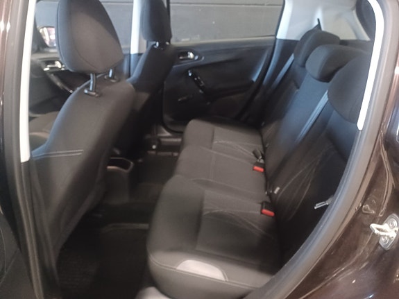 Peugeot 208 10 of 17