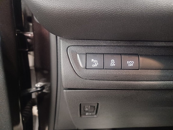 Peugeot 208 14 of 17
