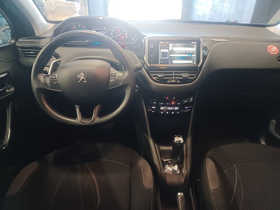 Peugeot 208 11 of 17