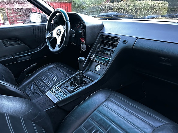 Porsche 928 3 of 7