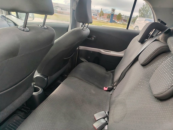 Toyota Yaris 22 of 24