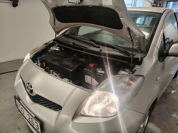 Toyota Yaris 20 of 24