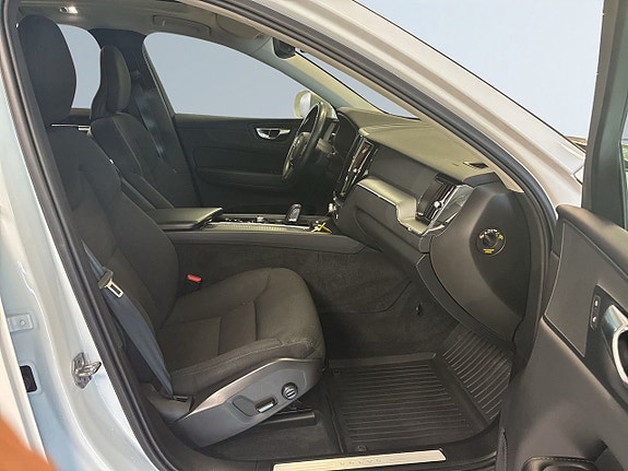 Volvo XC60 10 of 18