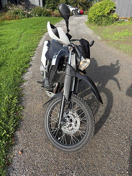 Yamaha XT660R 6 of 9