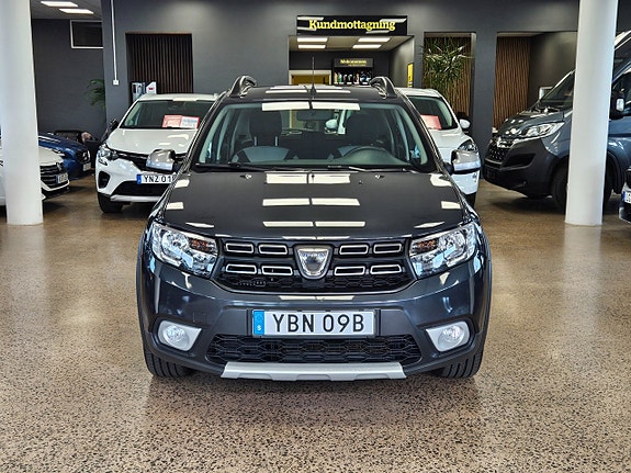 Dacia Sandero Stepway 2 of 21