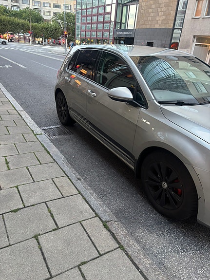 Volkswagen Golf VII 2 of 8