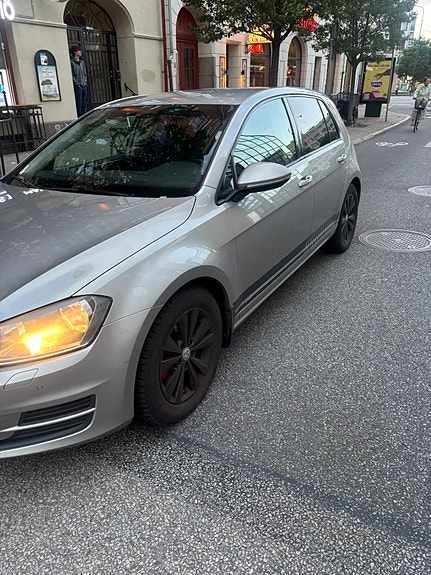 Volkswagen Golf VII 4 of 8