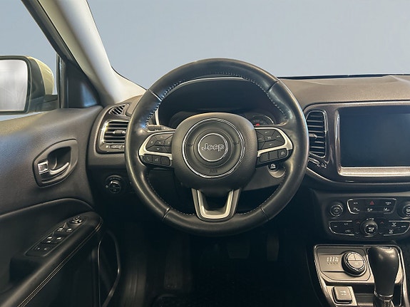 Jeep Compass 9 of 18