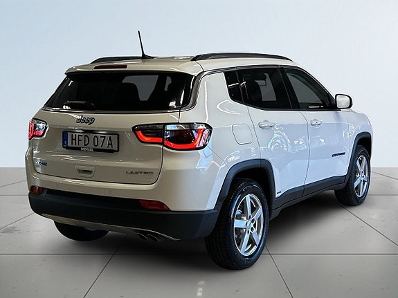 Jeep Compass 6 of 18