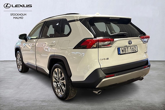 Toyota RAV4 2 of 28