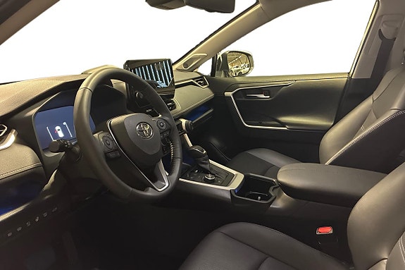Toyota RAV4 12 of 28