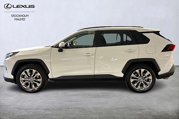 Toyota RAV4 3 of 28
