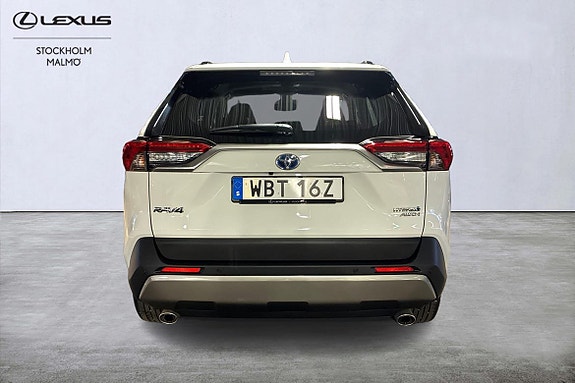 Toyota RAV4 4 of 28