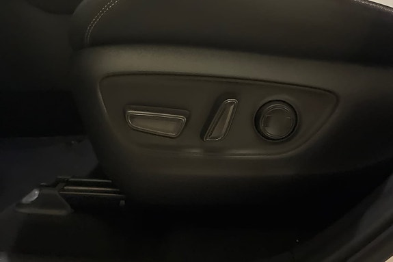 Toyota RAV4 21 of 28