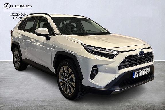 Toyota RAV4 18 of 28
