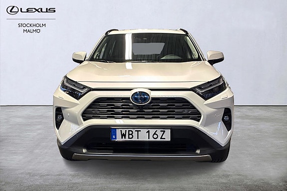 Toyota RAV4 5 of 28
