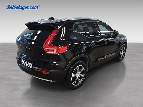 Volvo XC40 5 of 9
