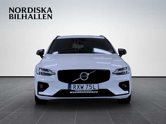Volvo V60 2 of 20