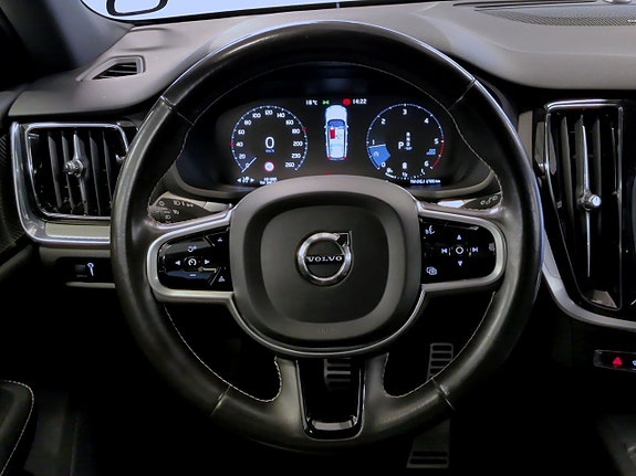 Volvo V60 11 of 20