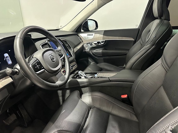 Volvo XC90 17 of 26