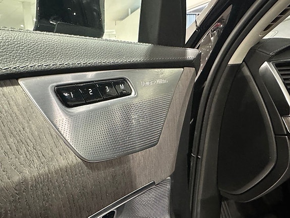 Volvo XC90 18 of 26