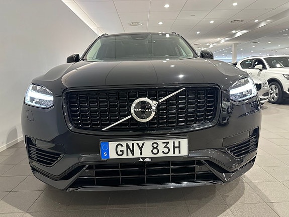Volvo XC90 5 of 26